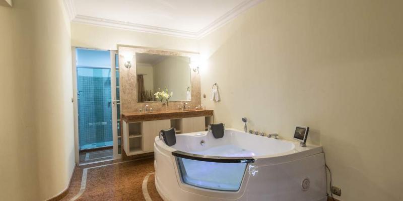 לואנדה Hotel Florenca מראה חיצוני תמונה