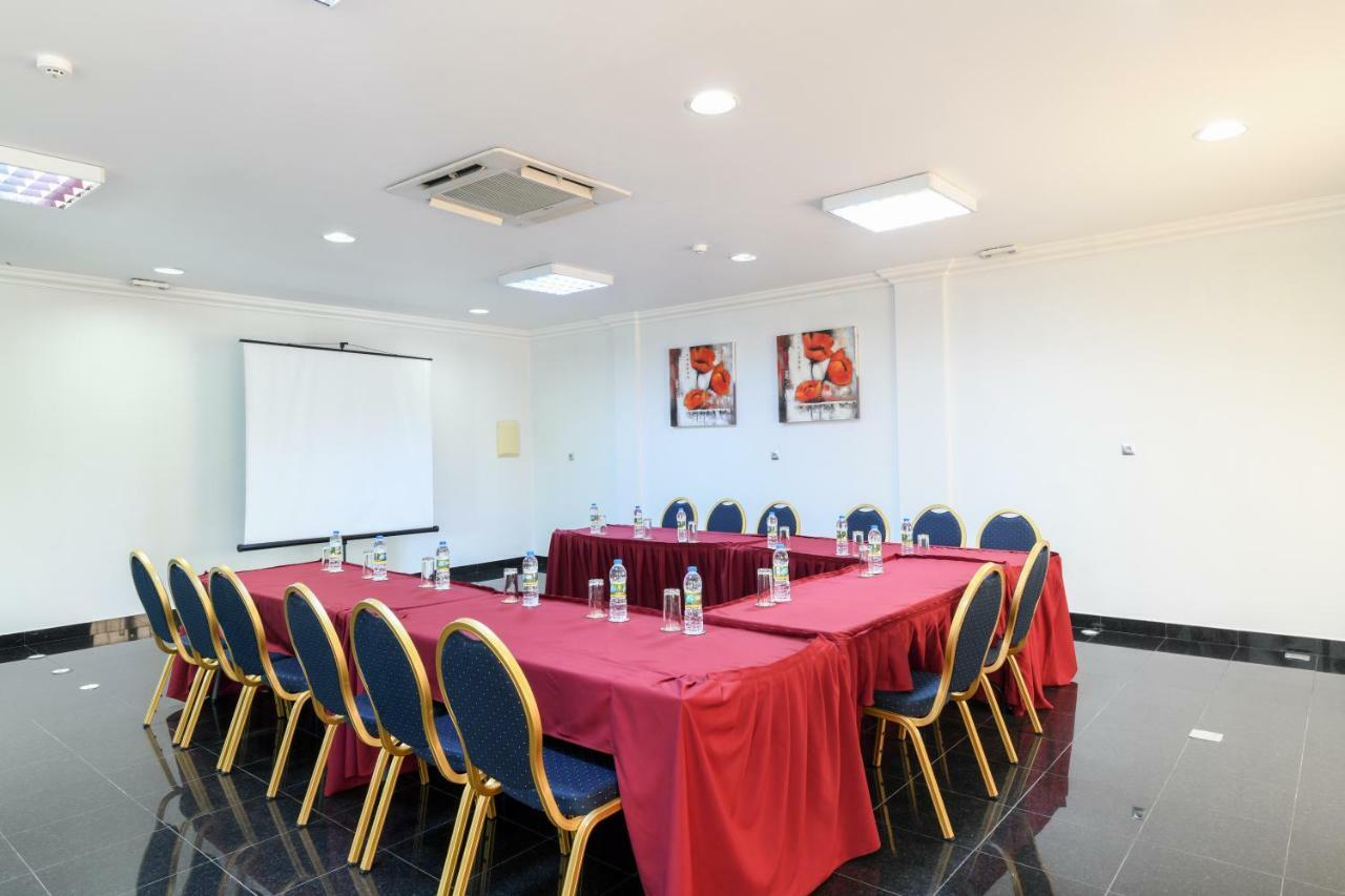 לואנדה Hotel Florenca מראה חיצוני תמונה
